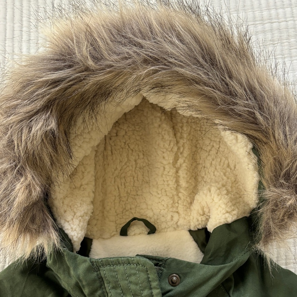 Old Navy Girls Utility Jacket in Olive. Hooded with Faux Fur Trim. Size 5T - Picture 5 of 8